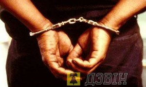 454-292-handcuffed_black1